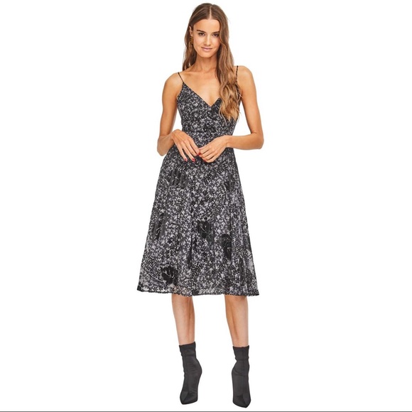 Astr Dresses & Skirts - ASTR The Label Jane Floral Dress